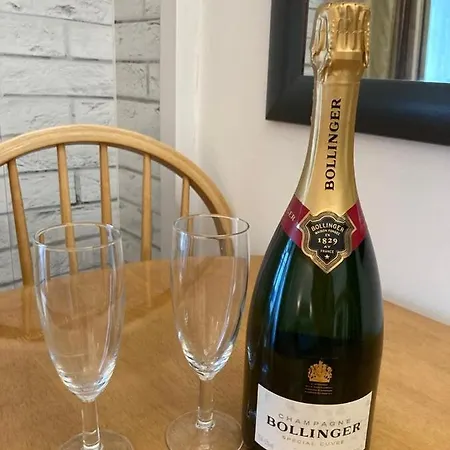 The Bolt Hole - Looe. * Looe